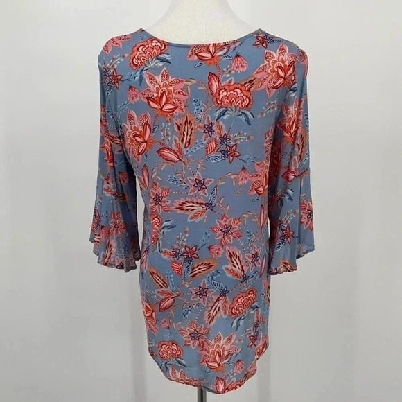 Democracy Blue Floral Hi Low Blouse Top Bell 3/4 Sleeves Small - Picture 7 of 9